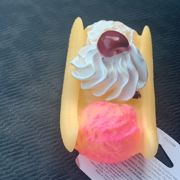 Banana Split Dog Toy Squeak toys - Picture 4 of 4